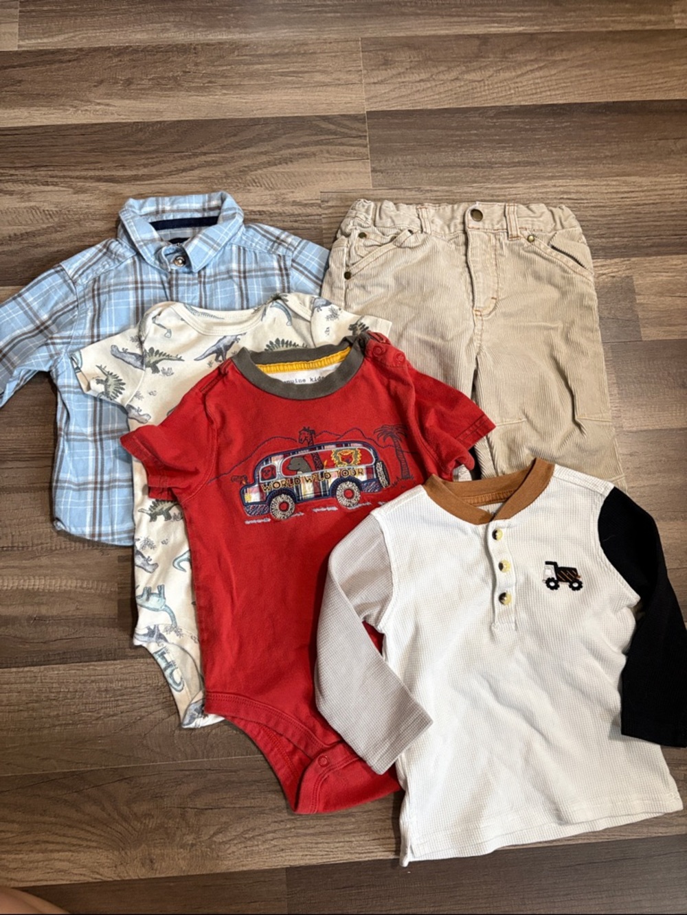 10 Piece Lot Baby 12 Months clothes - Picture 4 of 4